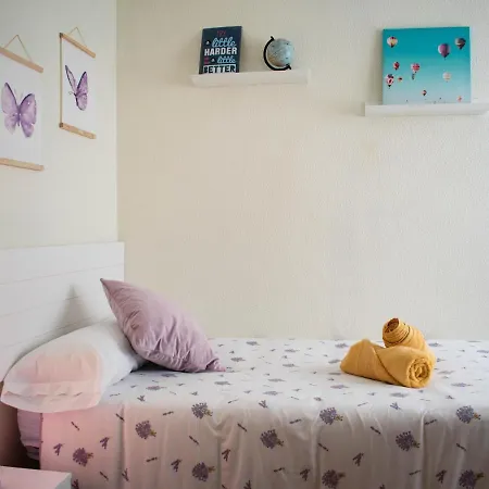 Entero, A 15 Minutos De Zona Centro Con Plaza De Aparcamiento Opcional * Córdoba