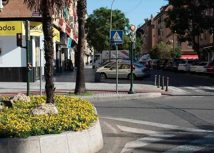 Entero, A 15 Minutos De Zona Centro Con Plaza De Aparcamiento Opcional *