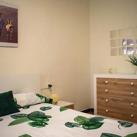 Apartamento Entero, A 15 Minutos De Zona Centro Con Plaza De Aparcamiento Opcional *