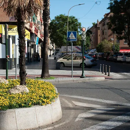 Entero, A 15 Minutos De Zona Centro Con Plaza De Aparcamiento Opcional *