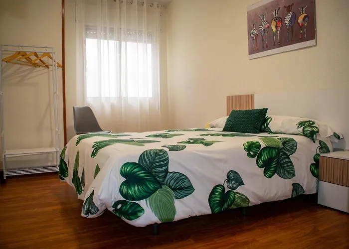 Entero, A 15 Minutos De Zona Centro Con Plaza De Aparcamiento Opcional *