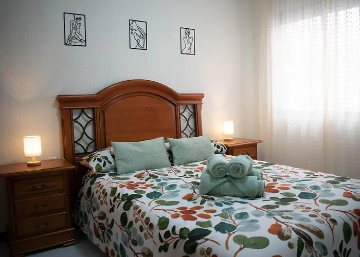 Entero, A 15 Minutos De Zona Centro Con Plaza De Aparcamiento Opcional * 코르도바