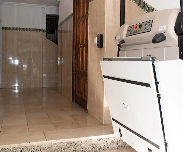 Entero, A 15 Minutos De Zona Centro Con Plaza De Aparcamiento Opcional