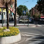Entero, A 15 Minutos De Zona Centro Con Plaza De Aparcamiento Opcional *